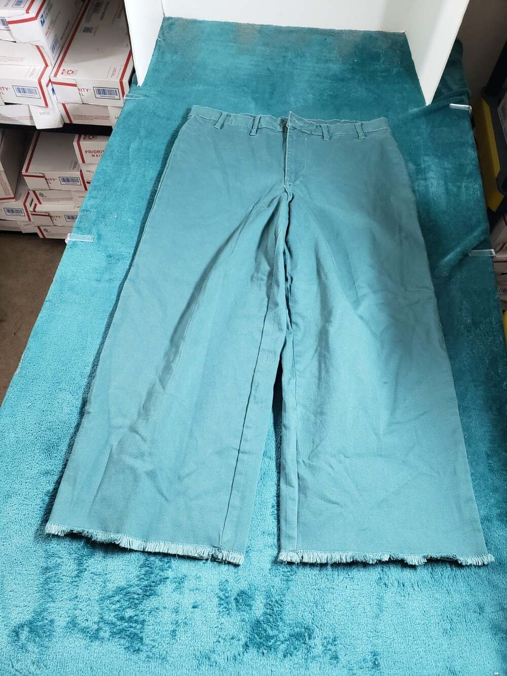 Time and Tru Jeans Size 12 Womens Green Stretch Fray Hem Wide Leg Ankle Crop NWT